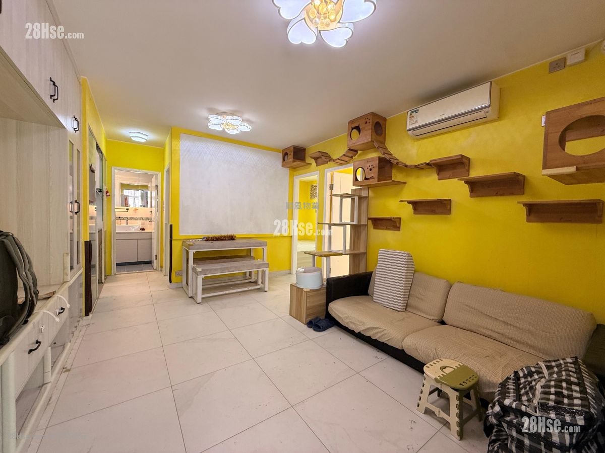 村屋 售盘 3 房 , 1 浴室 700 平方尺