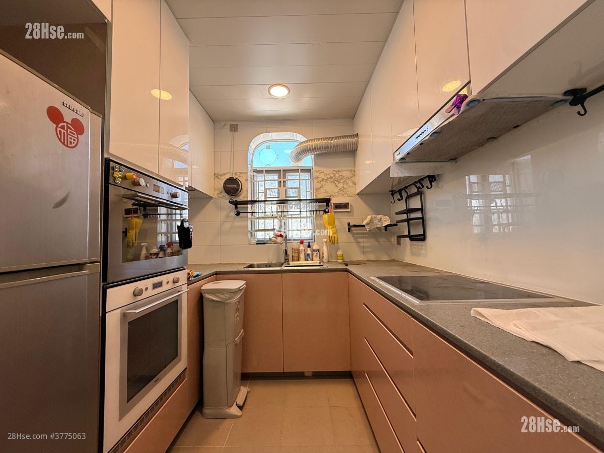 村屋 售盘 3 房 , 1 浴室 700 平方尺