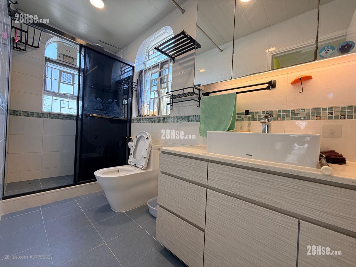 村屋 售盘 3 房 , 1 浴室 700 平方尺