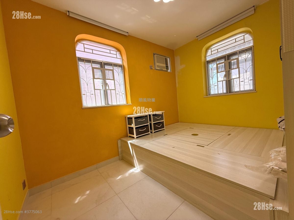 村屋 售盘 3 房 , 1 浴室 700 平方尺