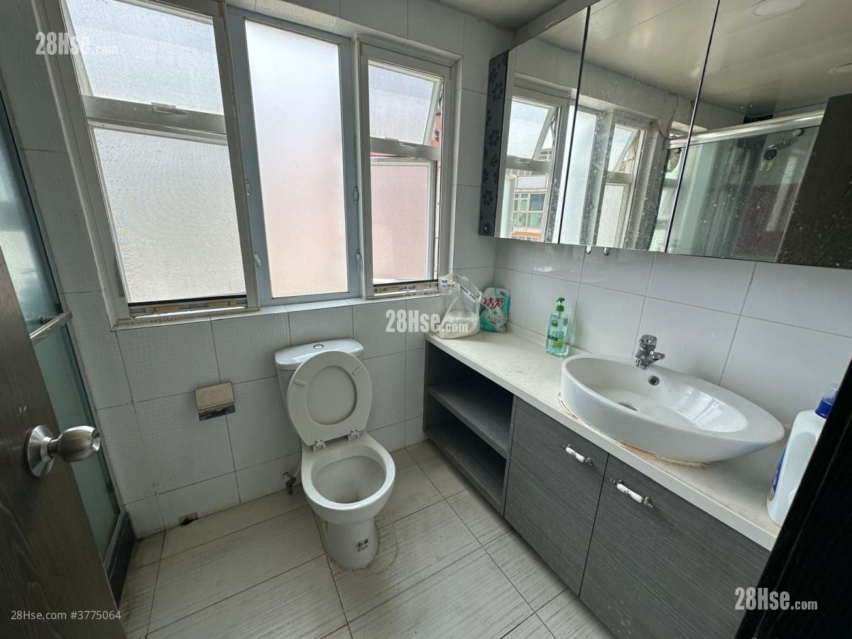 Siu Hang Tsuen Rental 5+ Bedrooms , 5+ Bathrooms 2,100 ft²