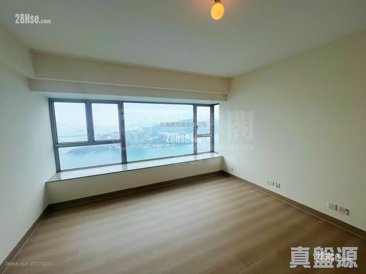 Bellagio Sell 3 Bedrooms 1,814 ft²