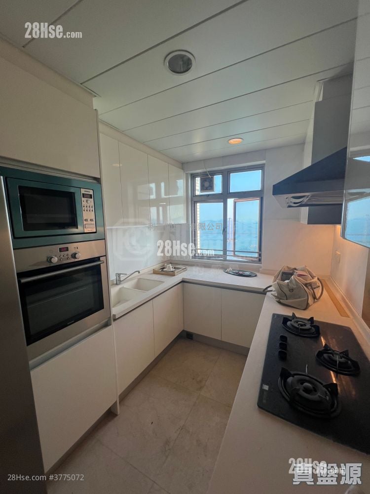 Bellagio Sell 3 Bedrooms 1,814 ft²