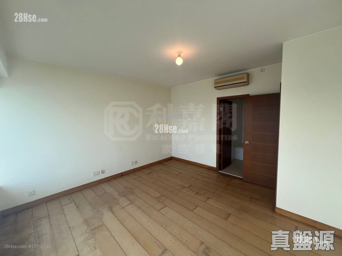 Bellagio Sell 3 Bedrooms 1,814 ft²