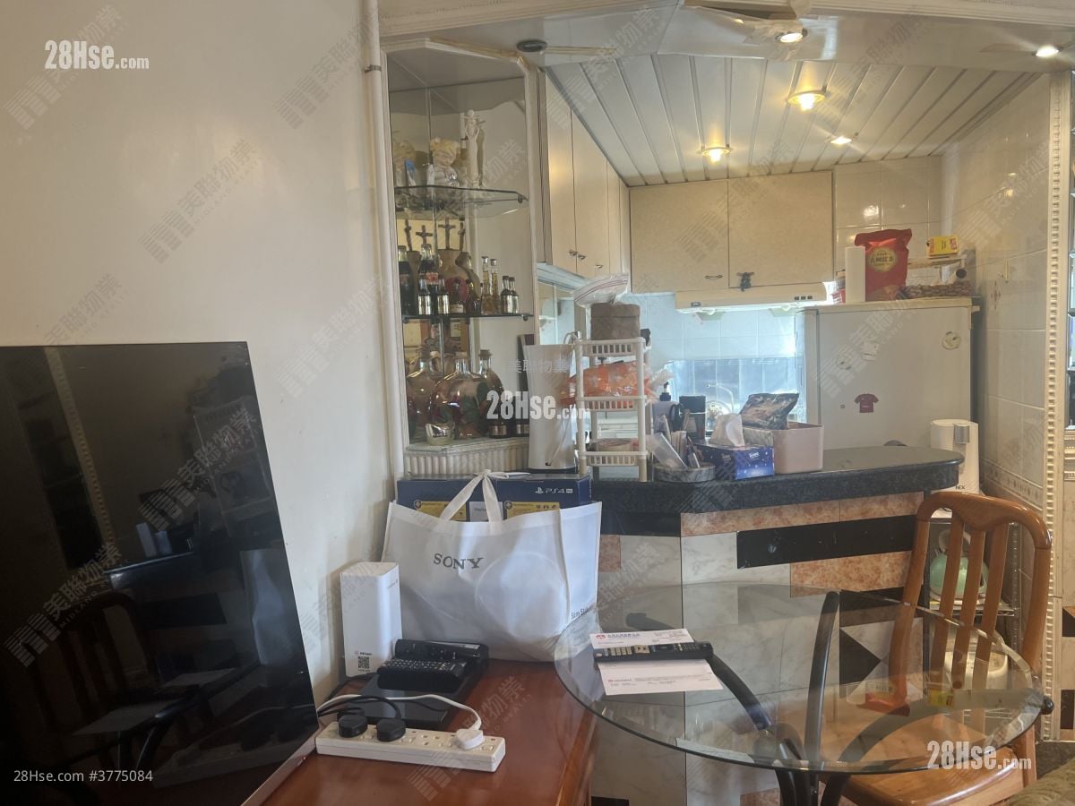 Tsui Lai Garden Sell 2 Bedrooms 427 ft²