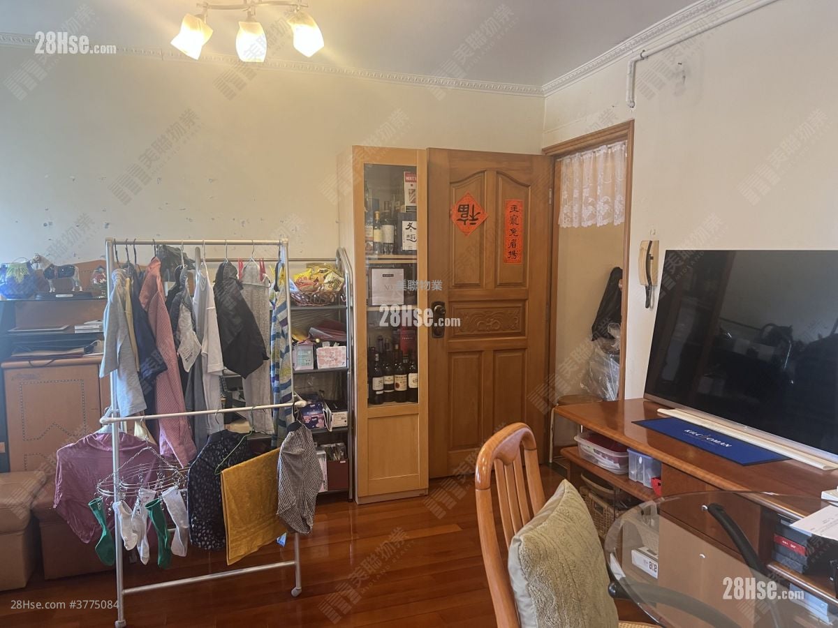 Tsui Lai Garden Sell 2 Bedrooms 427 ft²