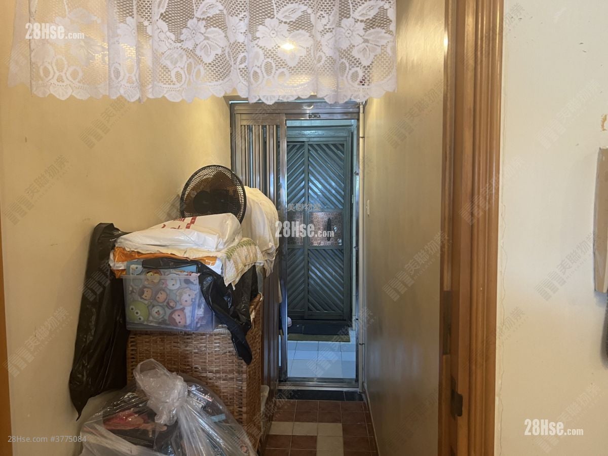 Tsui Lai Garden Sell 2 Bedrooms 427 ft²