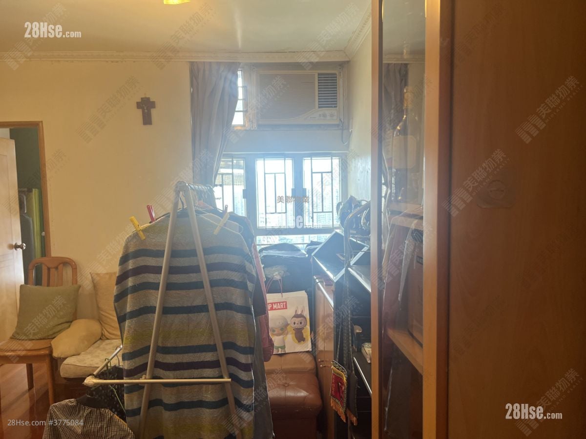 Tsui Lai Garden Sell 2 Bedrooms 427 ft²