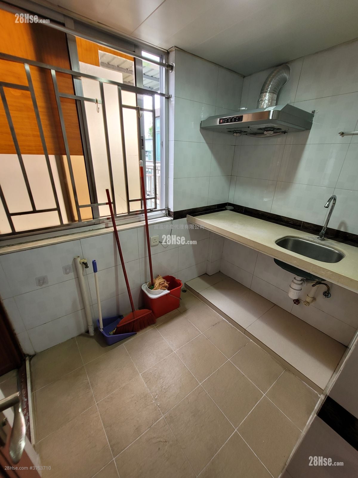 村屋 租盤 1 房 , 1 浴室 300 平方呎