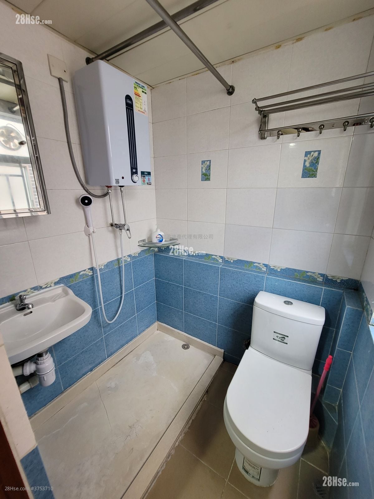 村屋 租盤 1 房 , 1 浴室 300 平方呎