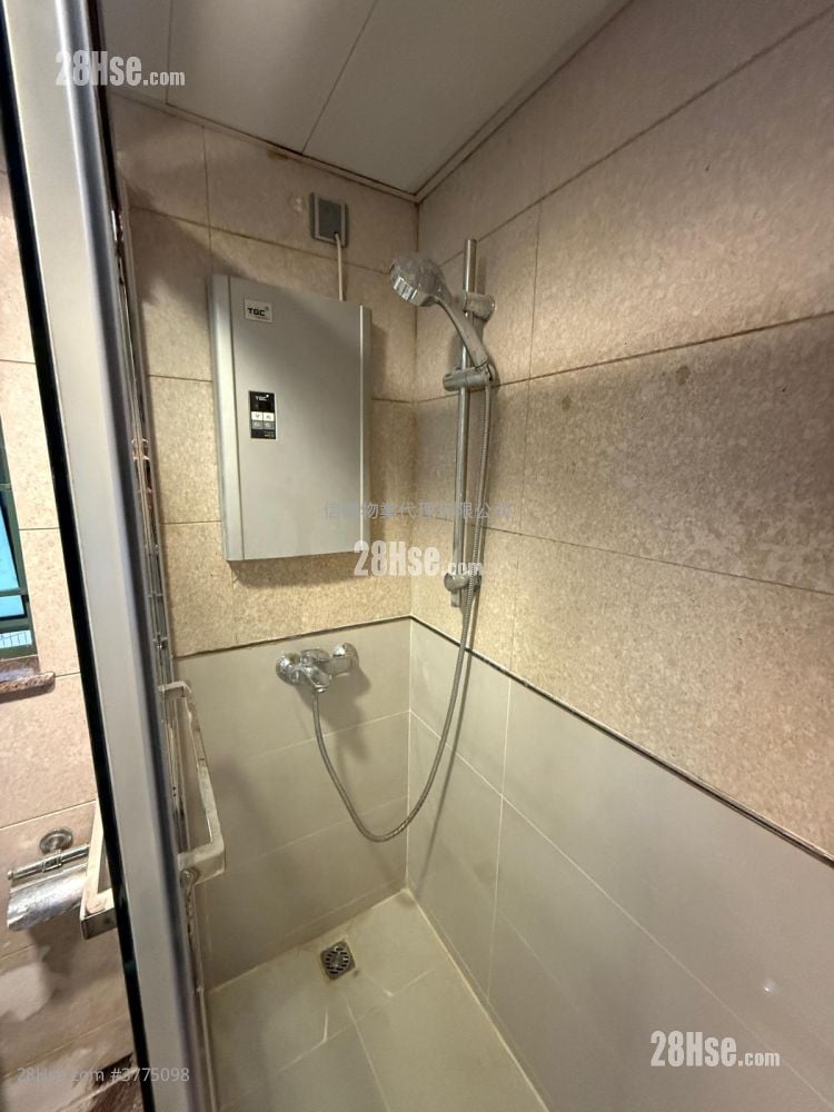 柏景湾 售盘 2 房 , 1 浴室 449 平方尺