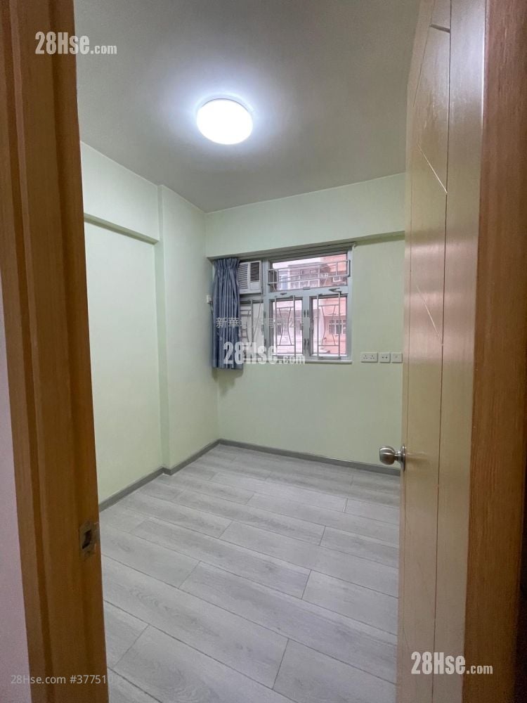 Yick Fat Building Sell 361 ft²