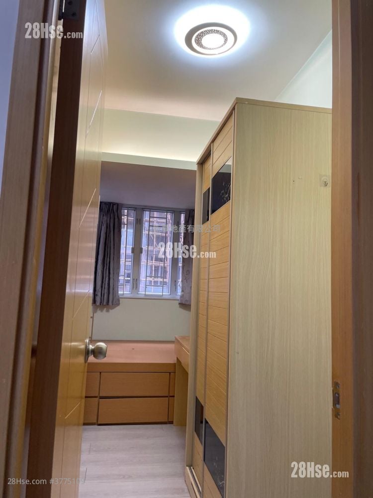 Yick Fat Building Sell 361 ft²