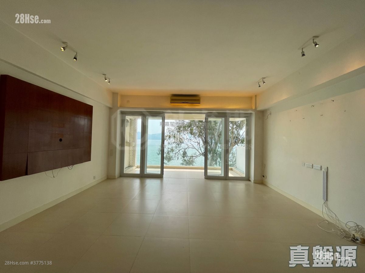 Castle Peak Villas Sell 4 Bedrooms 1,681 ft²