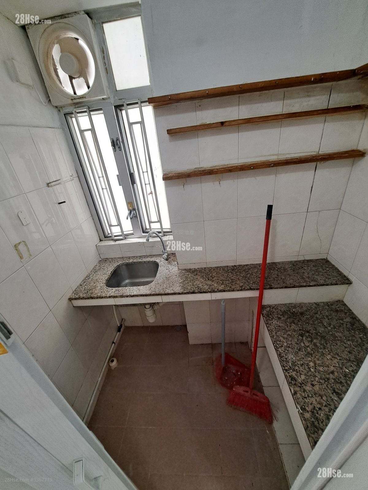 砵兰街大厦 售盘 2 房 , 1 浴室 236 平方尺