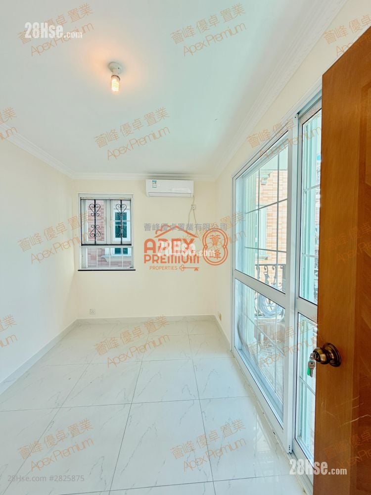 村屋 售盘 3 房 , 1 浴室 700 平方尺