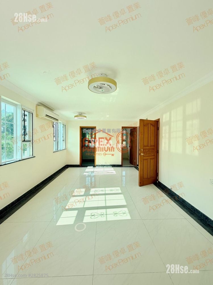 村屋 售盘 3 房 , 1 浴室 700 平方尺