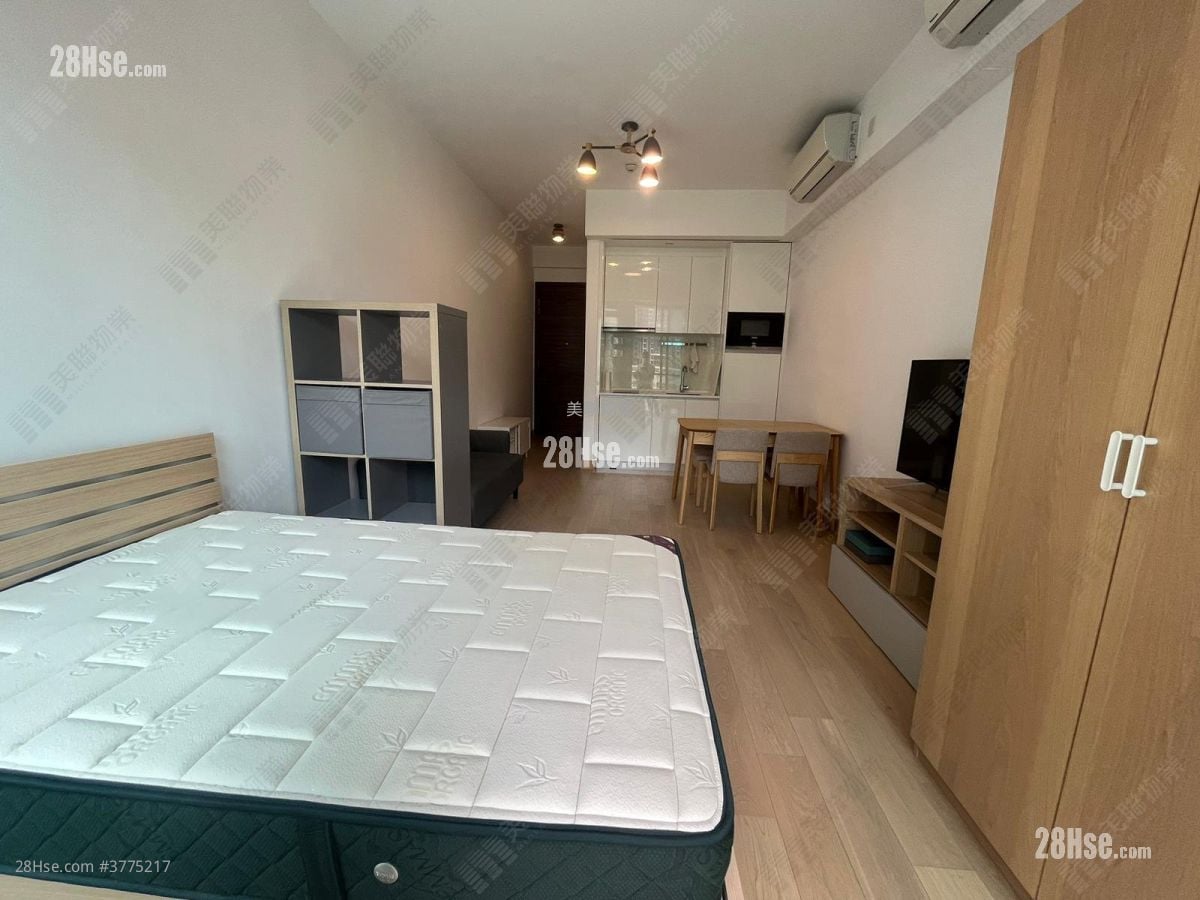 Savannah Sell Studio , 1 Bathroom 331 ft²