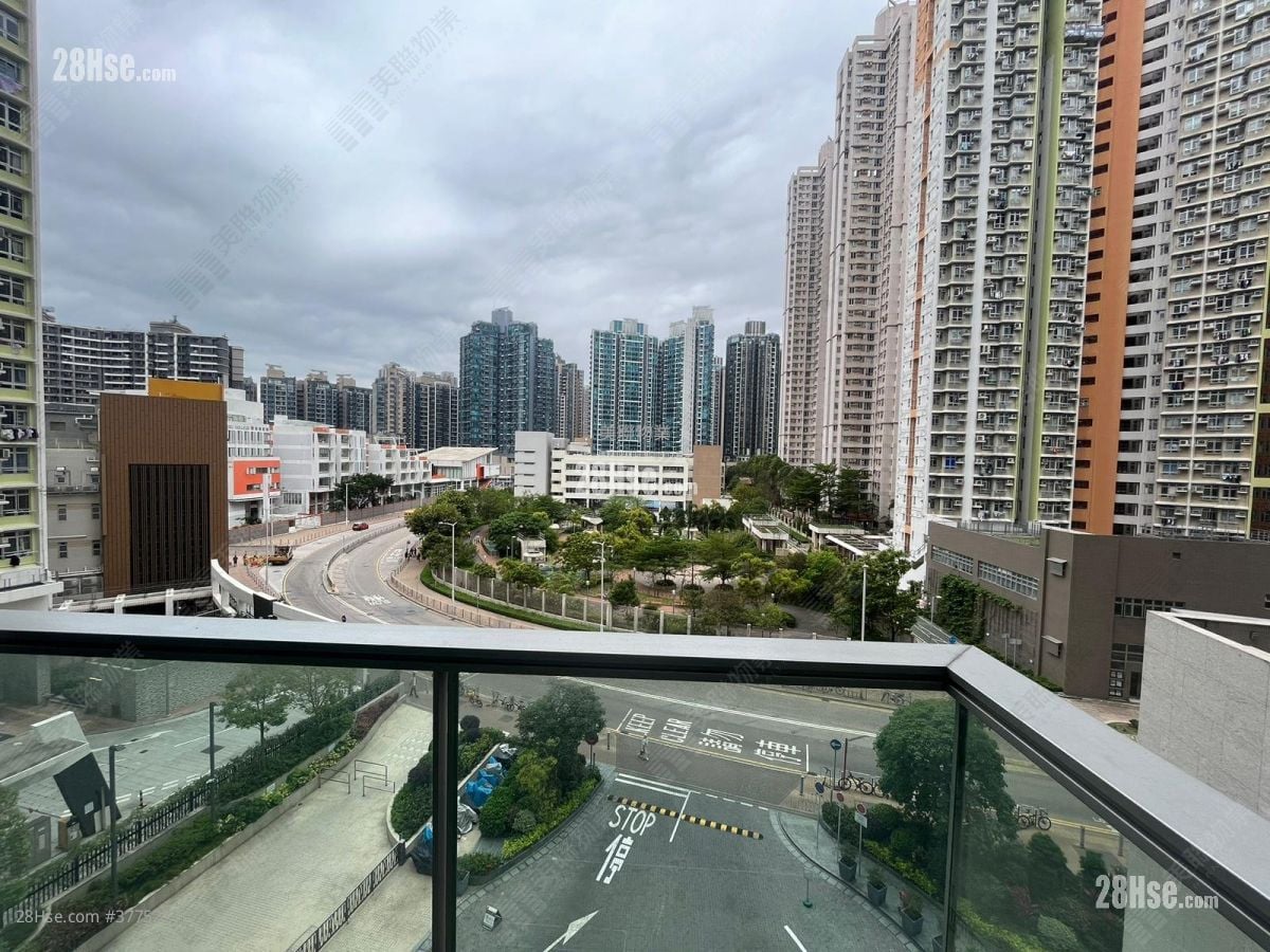 Savannah Sell Studio , 1 Bathroom 331 ft²