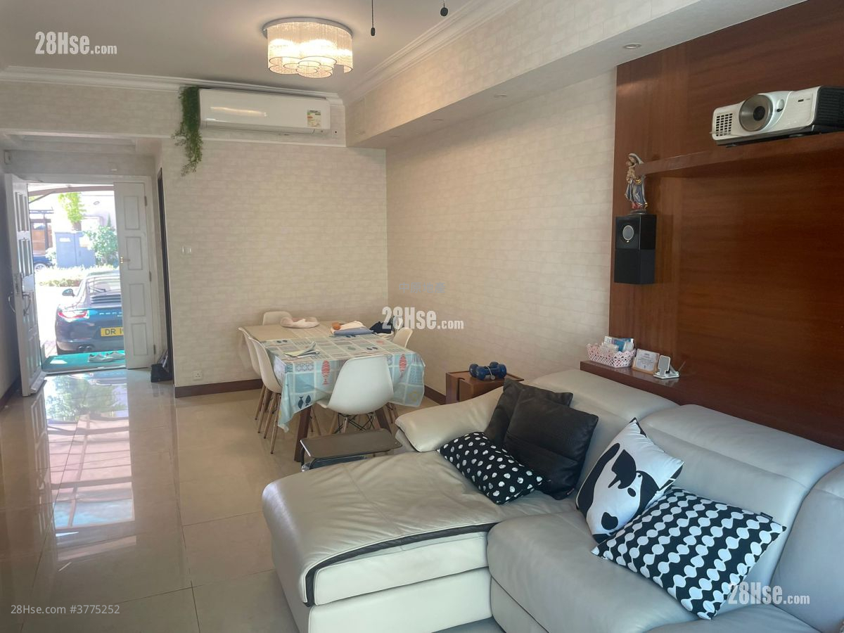 Seasons Villas Sell 4 Bedrooms , 2 Bathrooms