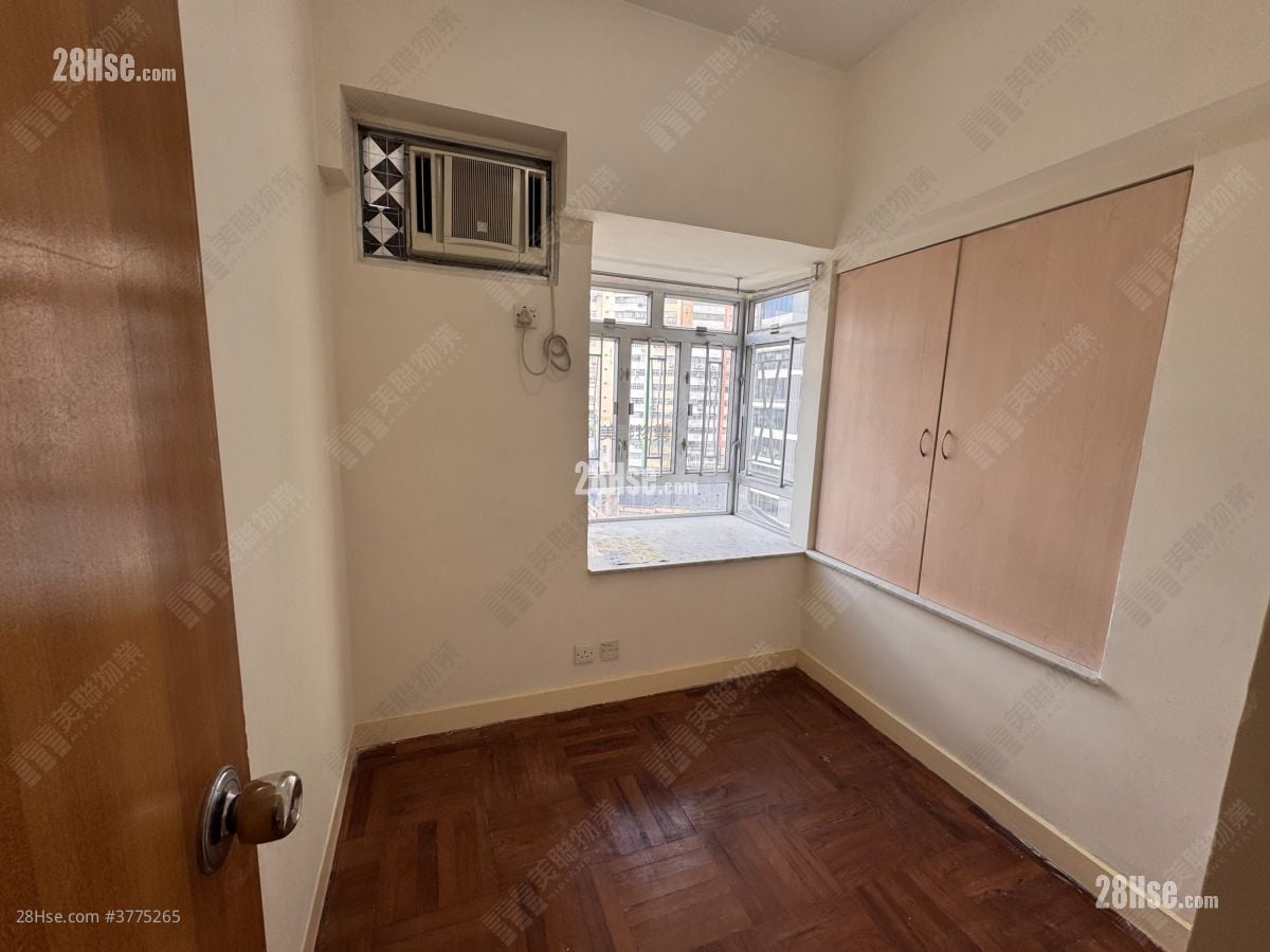 bedroom 1: Po Sing Centre Sell 2 Bedrooms , 1 Bathroom 288 ft²