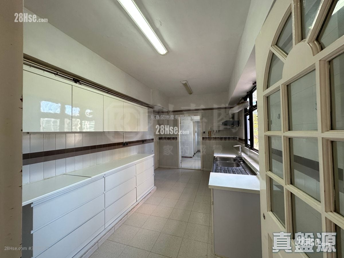 Faraday House Sell 4 Bedrooms , 3 Bathrooms 1,761 ft²