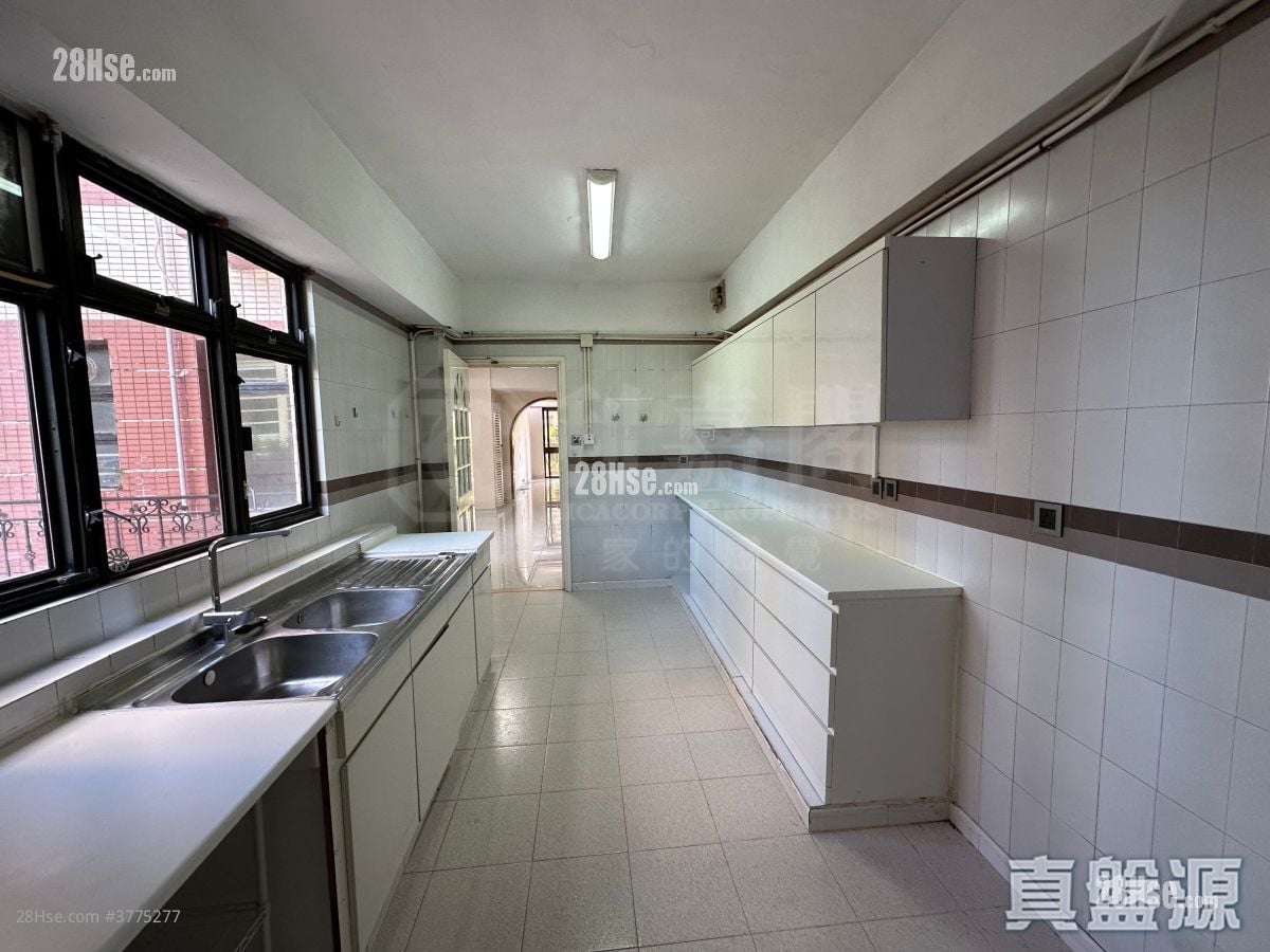 Faraday House Sell 4 Bedrooms , 3 Bathrooms 1,761 ft²