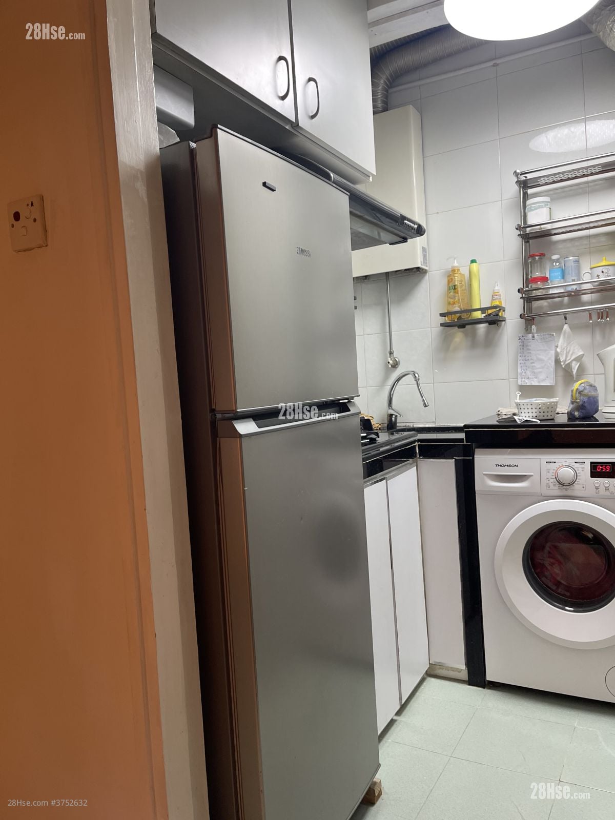 丽华大厦 租盘 2 房 , 1 浴室 293 平方尺