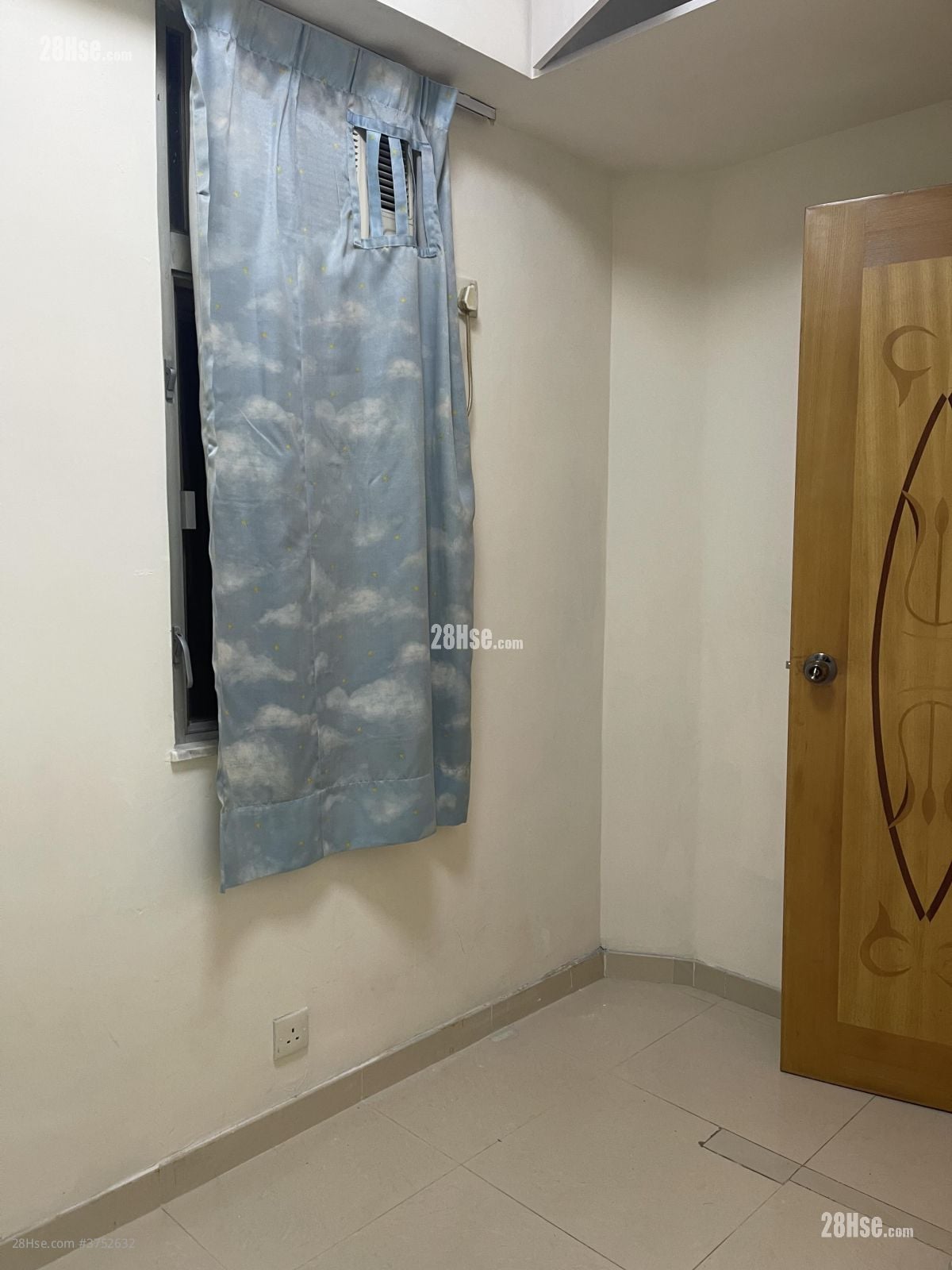 丽华大厦 租盘 2 房 , 1 浴室 293 平方尺