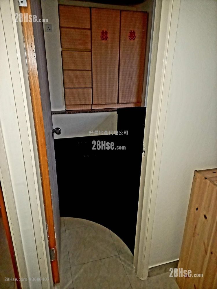 Hong Fai Building Sell 2 Bedrooms , 1 Bathroom 271 ft²