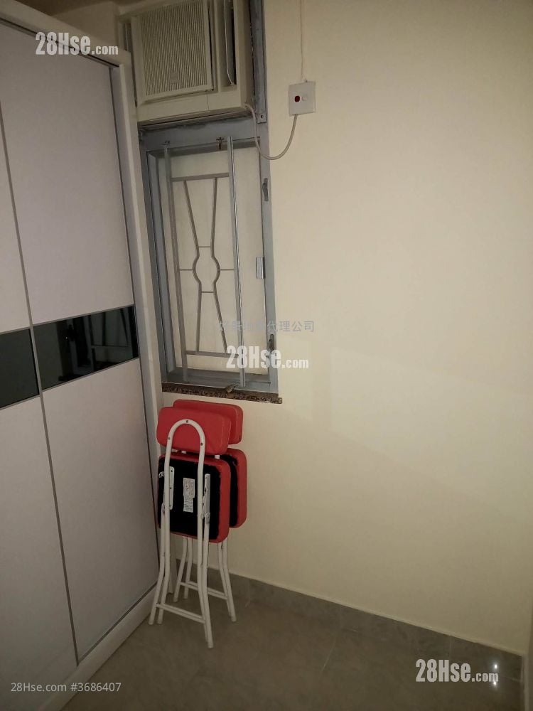 Hong Fai Building Sell 2 Bedrooms , 1 Bathroom 271 ft²