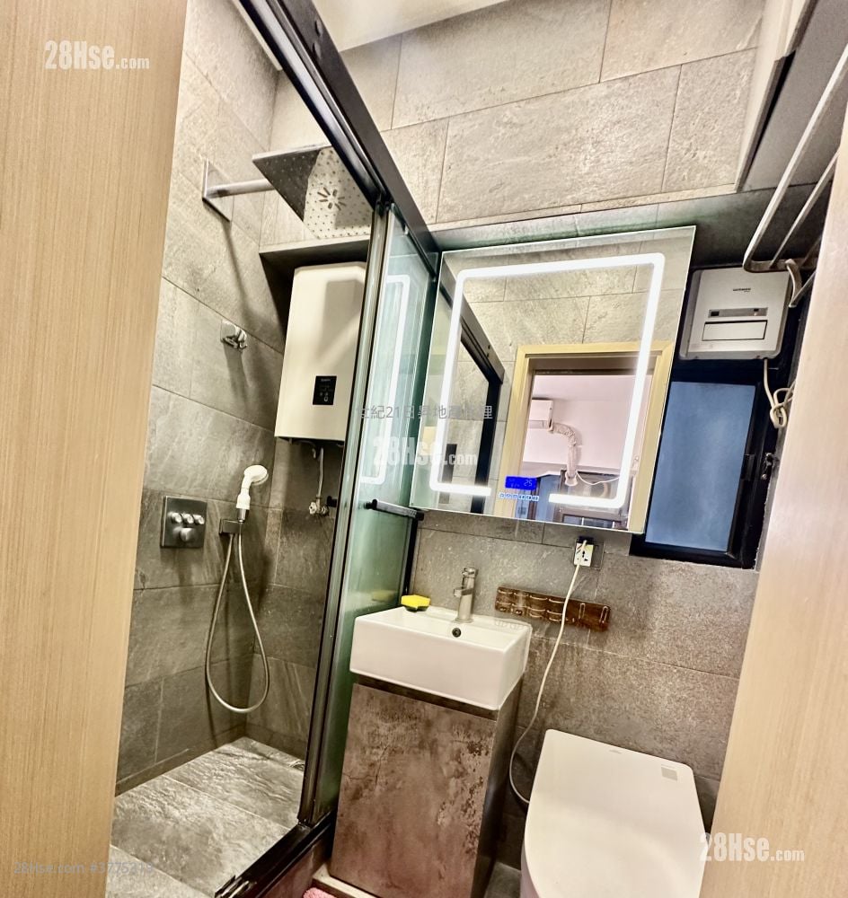 Kam Fung Building Sell 276 ft²