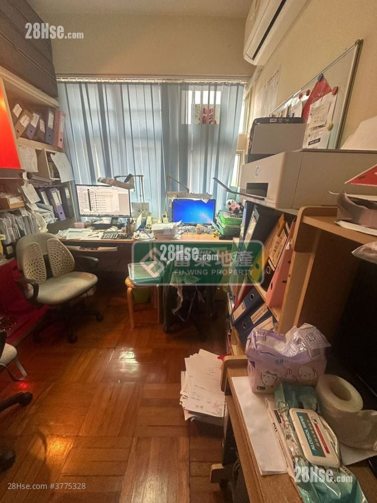 Dorfu Court Sell 2 Bedrooms , 2 Bathrooms 690 ft²