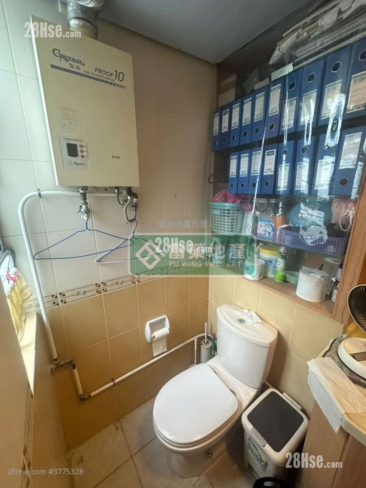 Dorfu Court Sell 2 Bedrooms , 2 Bathrooms 690 ft²