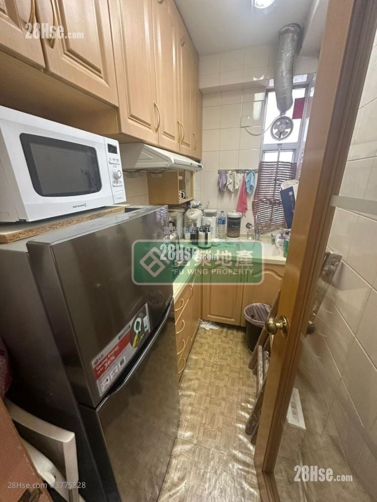 Dorfu Court Sell 2 Bedrooms , 2 Bathrooms 690 ft²