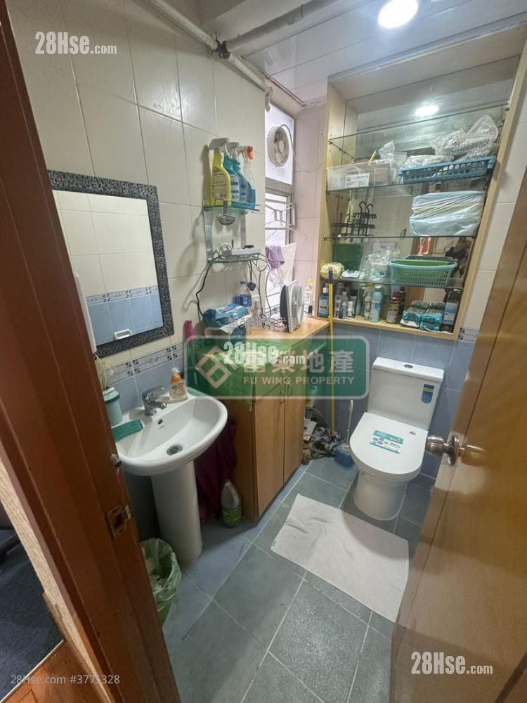 Dorfu Court Sell 2 Bedrooms , 2 Bathrooms 690 ft²