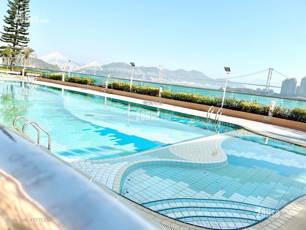 Sea Crest Villa Sell 3 Bedrooms , 2 Bathrooms 632 ft²