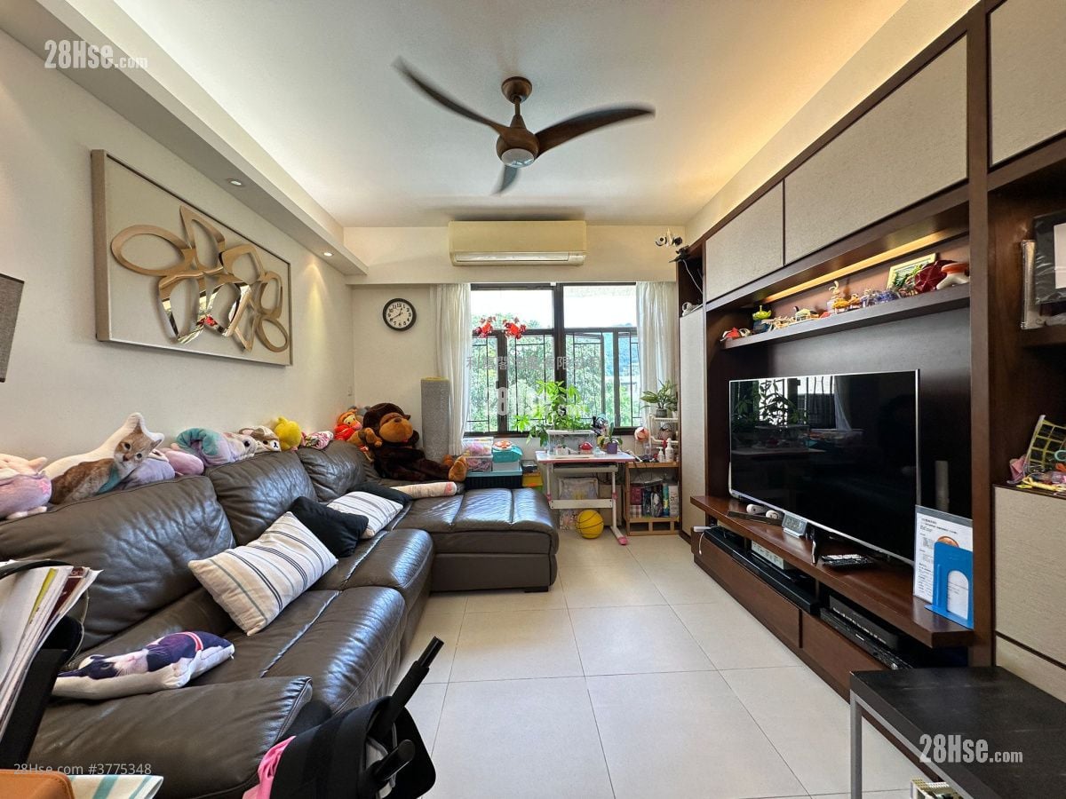 Woodcrest Hill Sell 3 Bedrooms , 2 Bathrooms 936 ft²