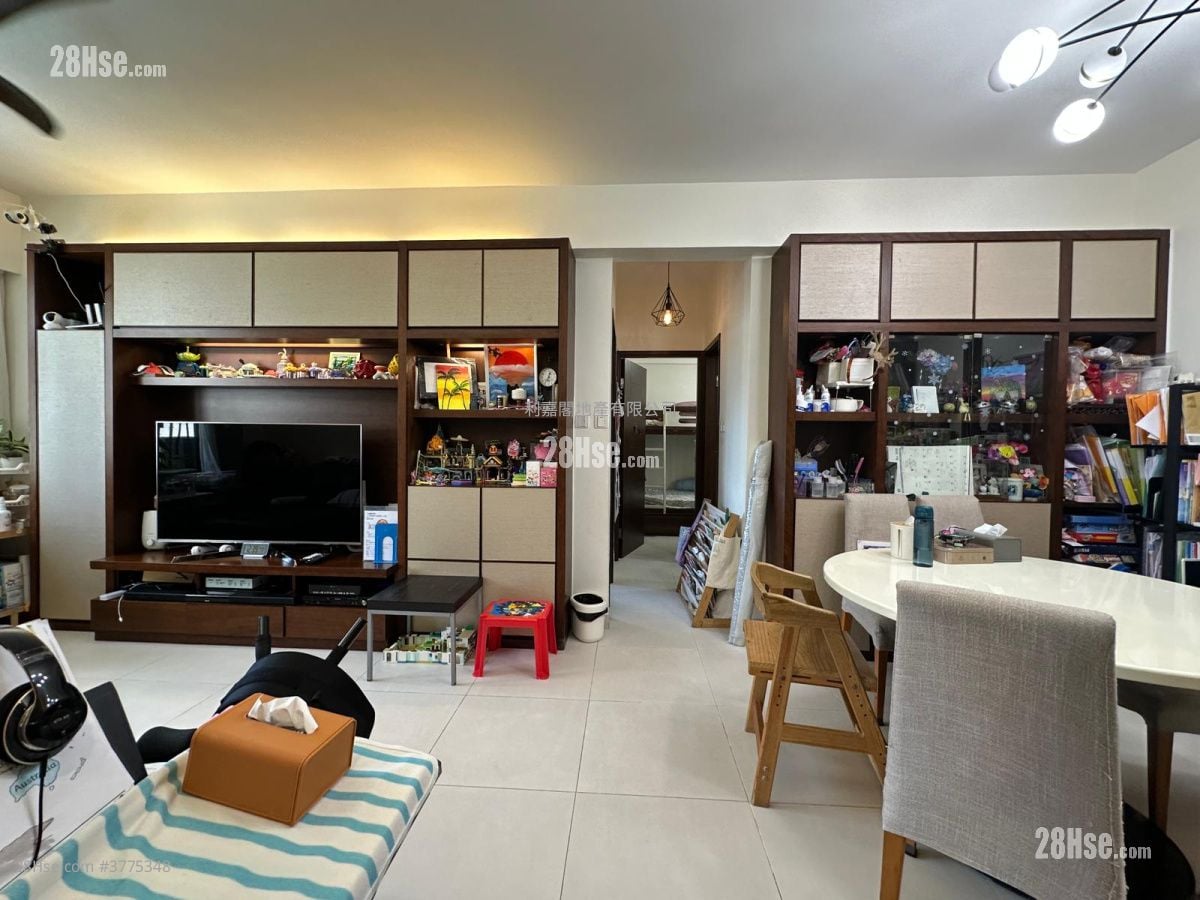 Woodcrest Hill Sell 3 Bedrooms , 2 Bathrooms 936 ft²