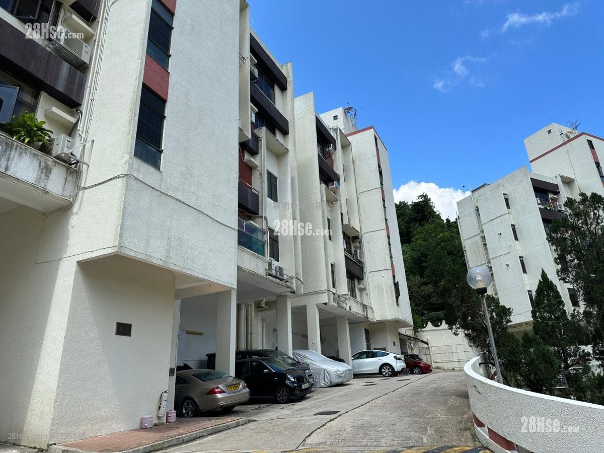 Woodcrest Hill Sell 3 Bedrooms , 2 Bathrooms 936 ft²