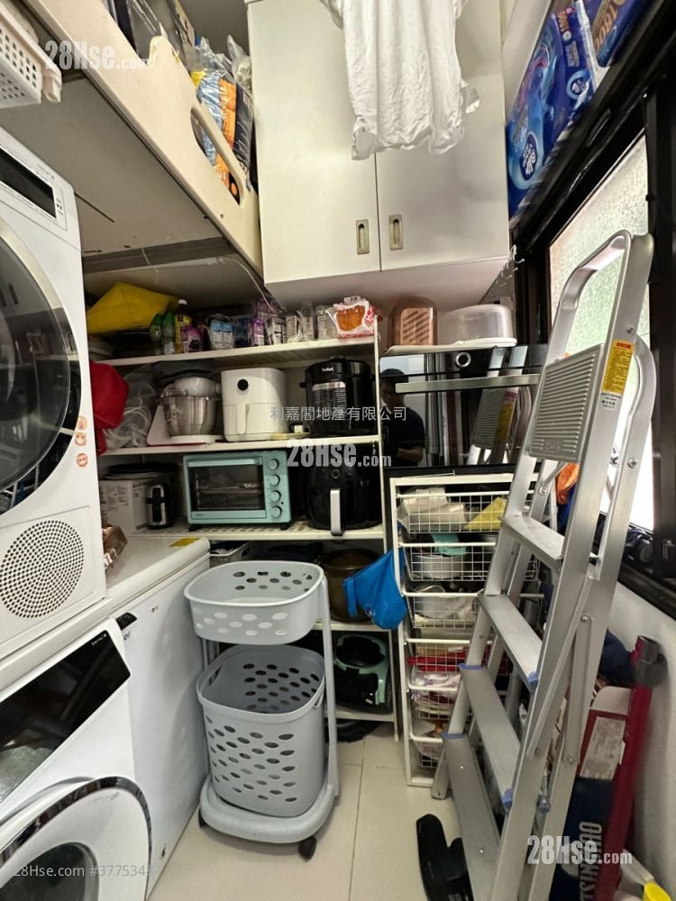 Woodcrest Hill Sell 3 Bedrooms , 2 Bathrooms 936 ft²