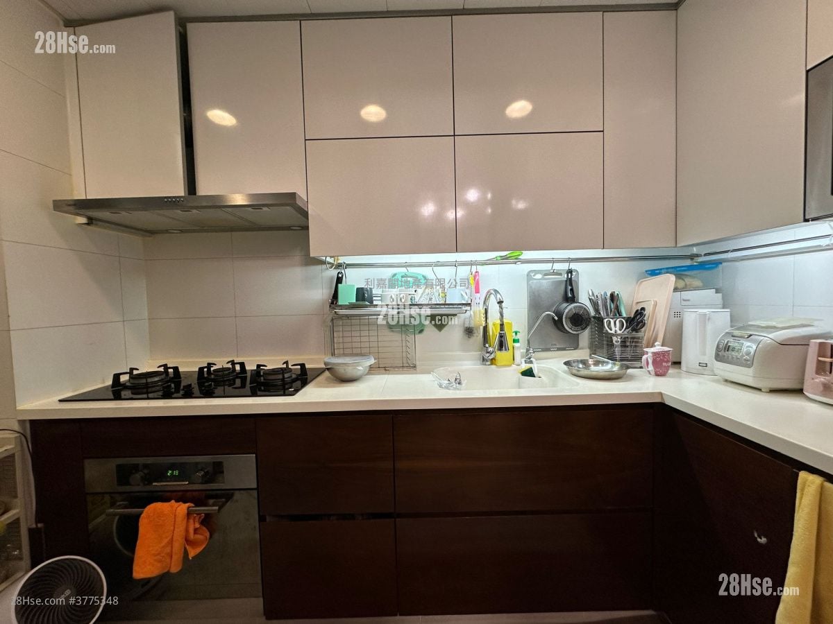 Woodcrest Hill Sell 3 Bedrooms , 2 Bathrooms 936 ft²