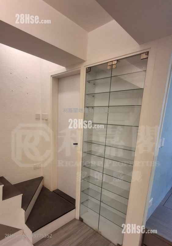 Jubilee Garden Sell 3 Bedrooms , 1 Bathroom 660 ft²