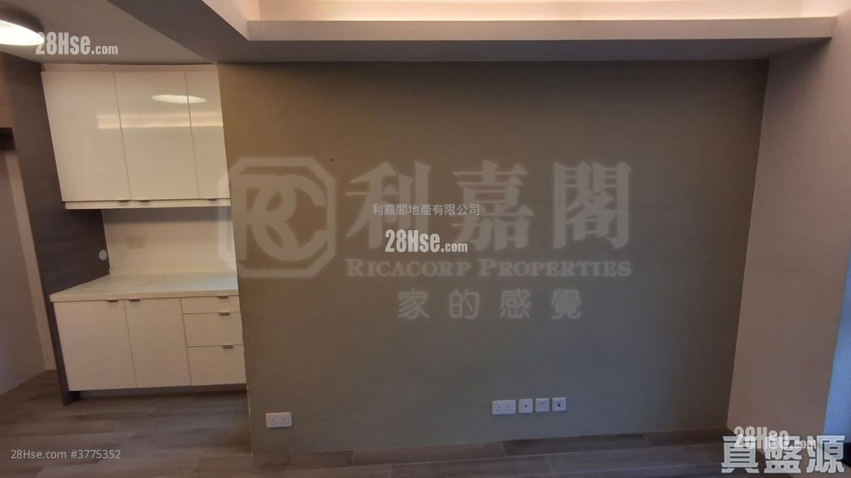 Jubilee Garden Sell 3 Bedrooms , 1 Bathroom 660 ft²