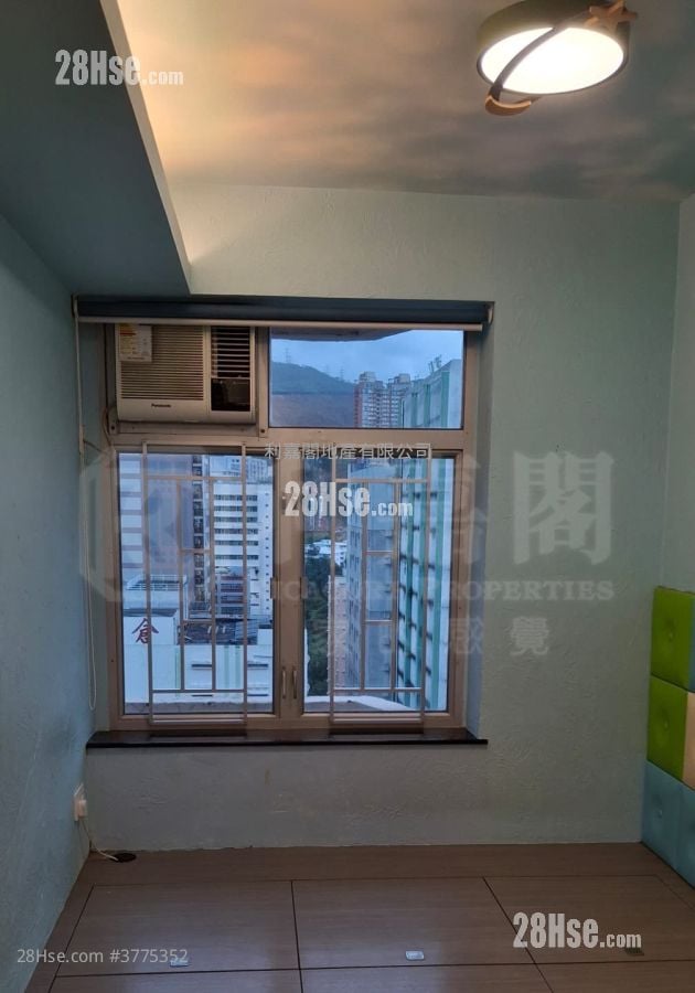 Jubilee Garden Sell 3 Bedrooms , 1 Bathroom 660 ft²