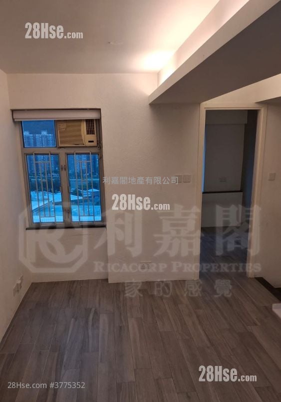 Jubilee Garden Sell 3 Bedrooms , 1 Bathroom 660 ft²