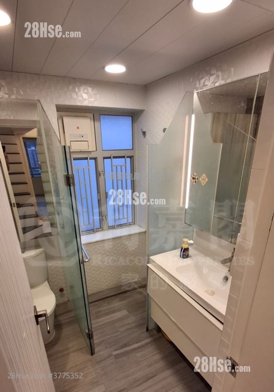 Jubilee Garden Sell 3 Bedrooms , 1 Bathroom 660 ft²