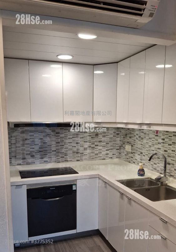 Jubilee Garden Sell 3 Bedrooms , 1 Bathroom 660 ft²