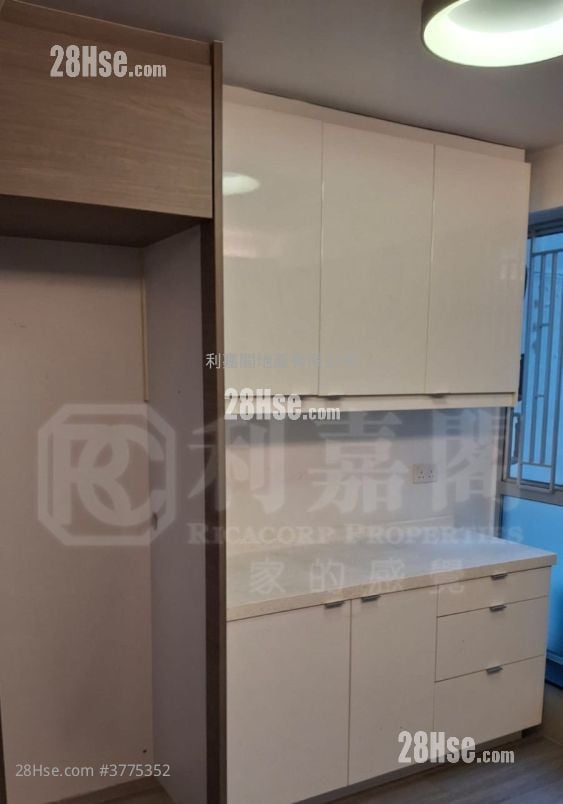 Jubilee Garden Sell 3 Bedrooms , 1 Bathroom 660 ft²