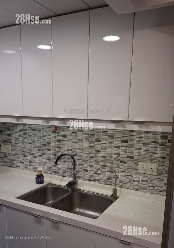 Jubilee Garden Sell 3 Bedrooms , 1 Bathroom 660 ft²